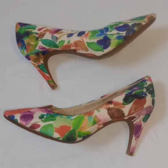 Aerosoles Floral Heels Size 8M Colorful Watercolor Print Kitten Heel Pumps - Picture 4 of 9